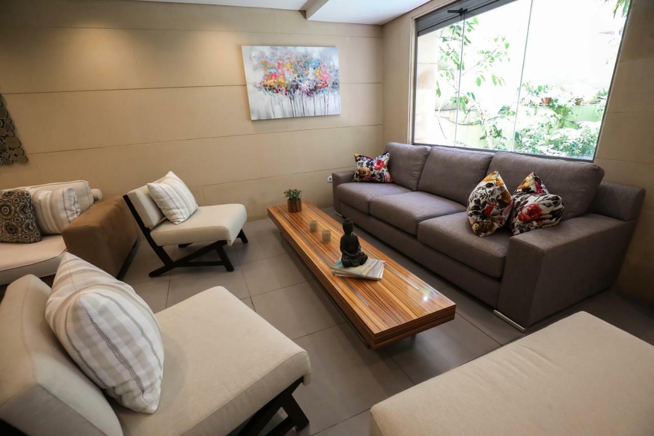 Sky Suites Beirut Exteriör bild