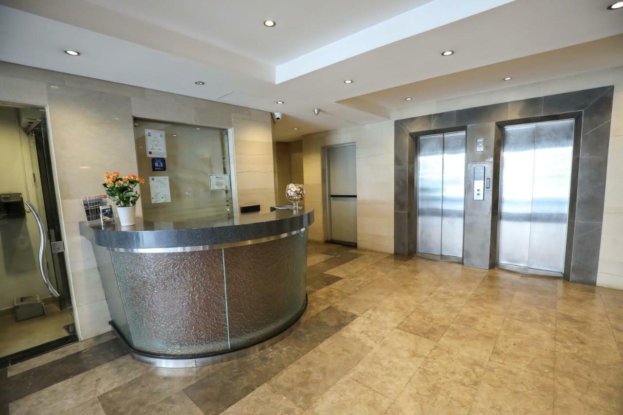 Sky Suites Beirut Exteriör bild