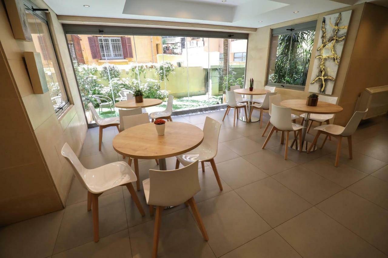 Sky Suites Beirut Exteriör bild